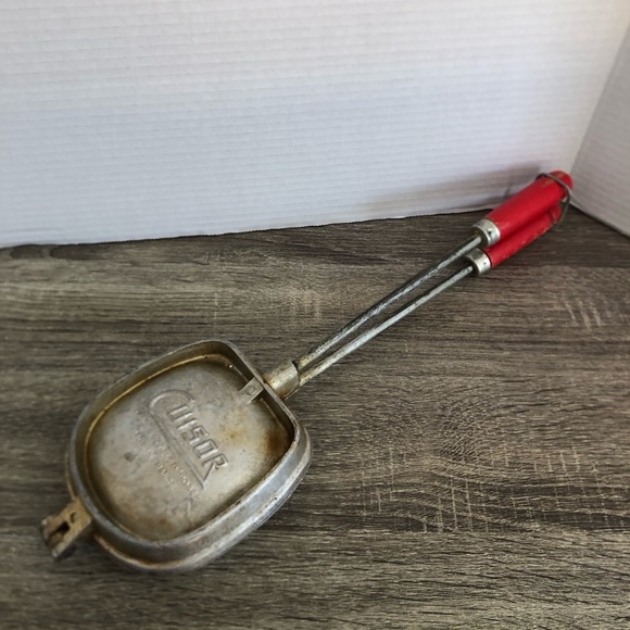 Vtg Cuisor Metal Sandwich Maker - Picture 2 of 16